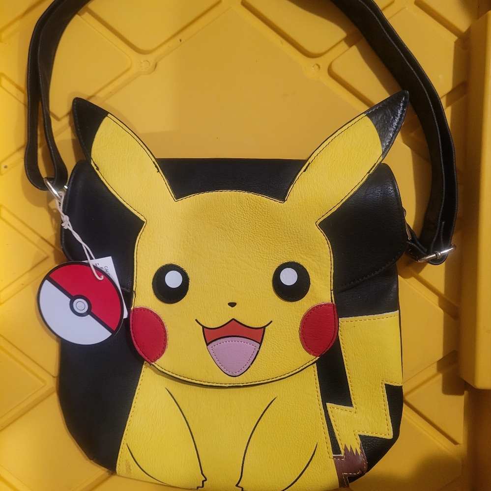 Pokémon x Loungefly Pikachu messenger cross body bag NWT